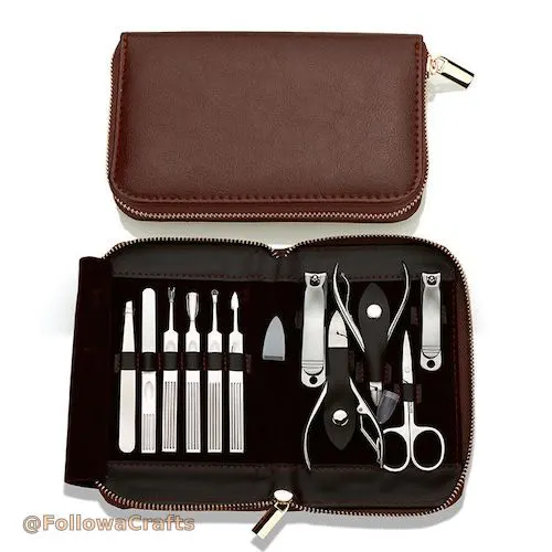 Manicure Case Logo
